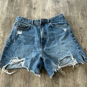 ZARA DISTRESSED HIGH RISE SHORTS size 10